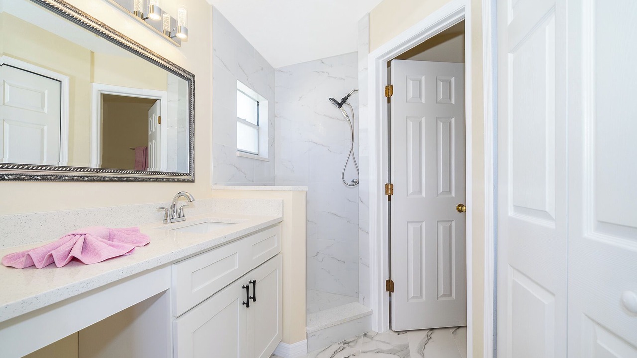 Photo of Bathroom in Crescent Lakes