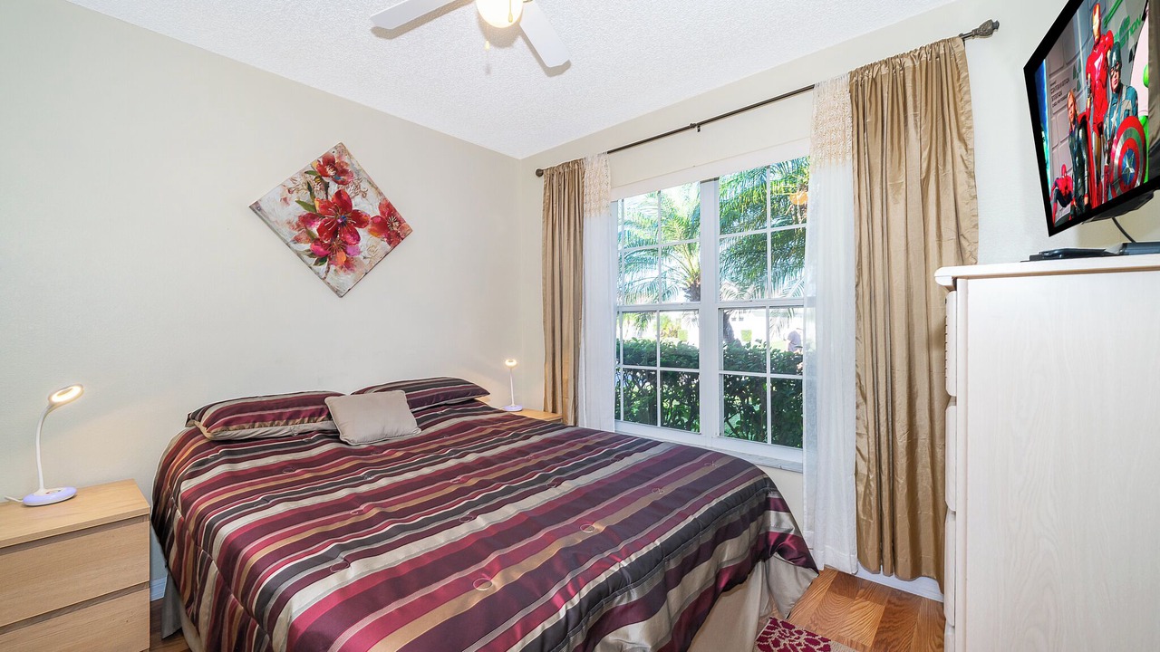 Photo of Bedroom in Crescent Lakes