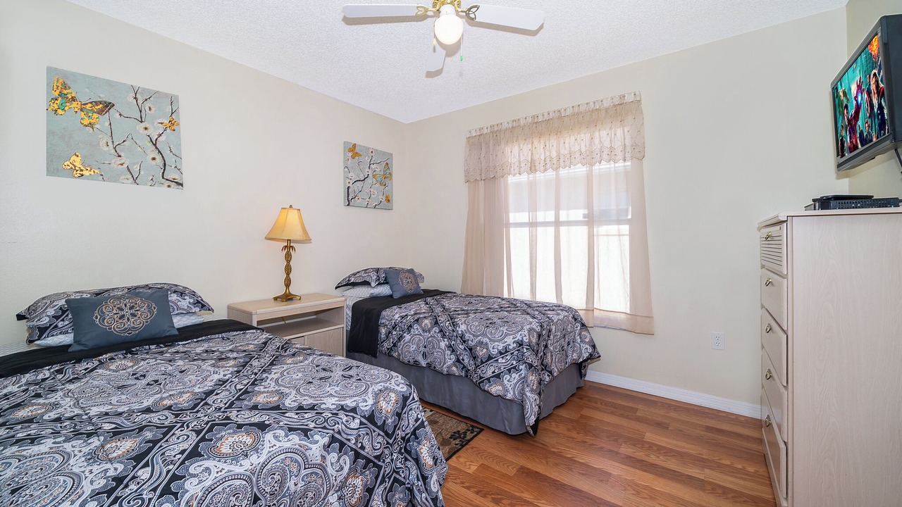 Photo of Bedroom in Crescent Lakes
