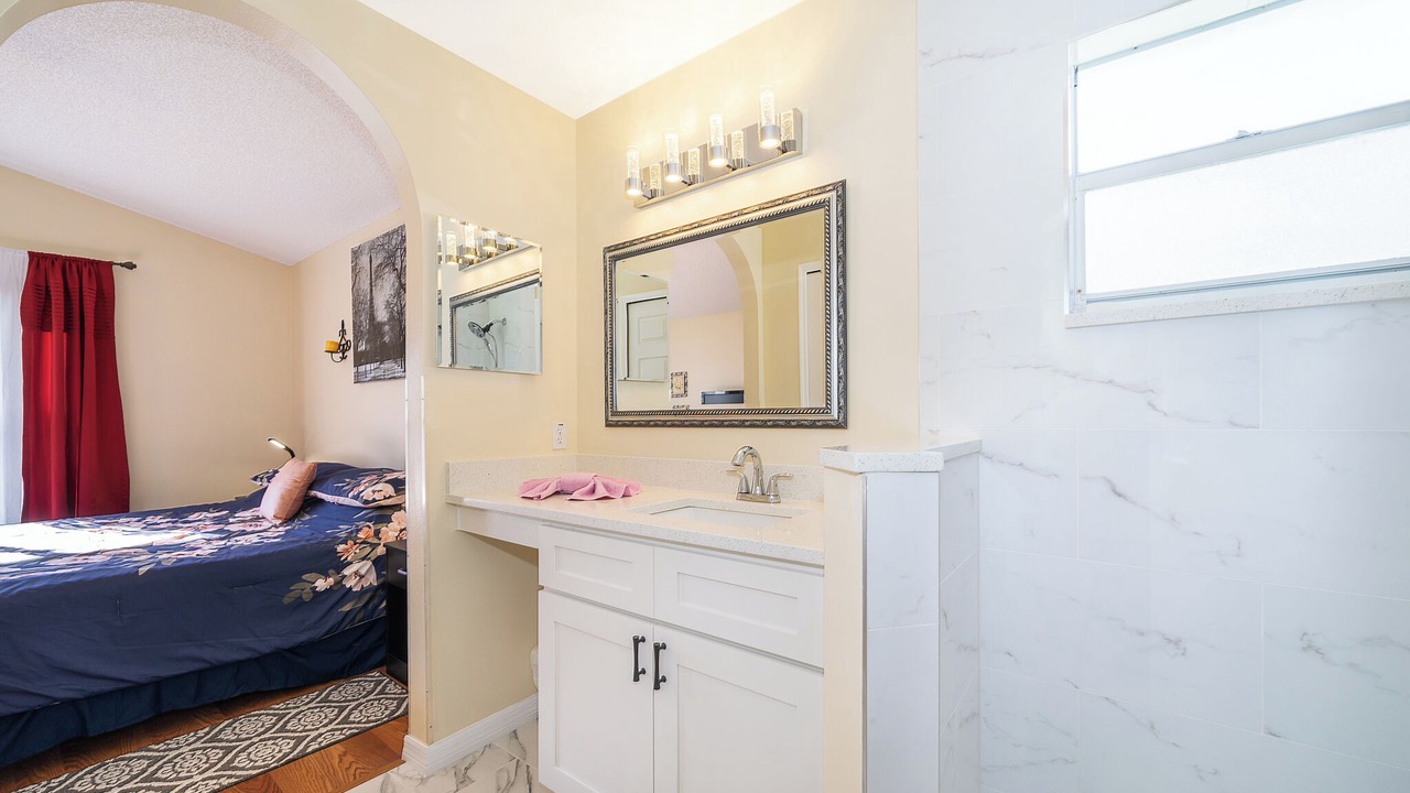 Photo of Bedroom in Crescent Lakes