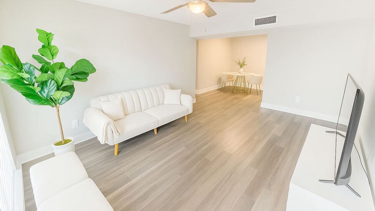 Photo of Livingroom in Garden Oaks