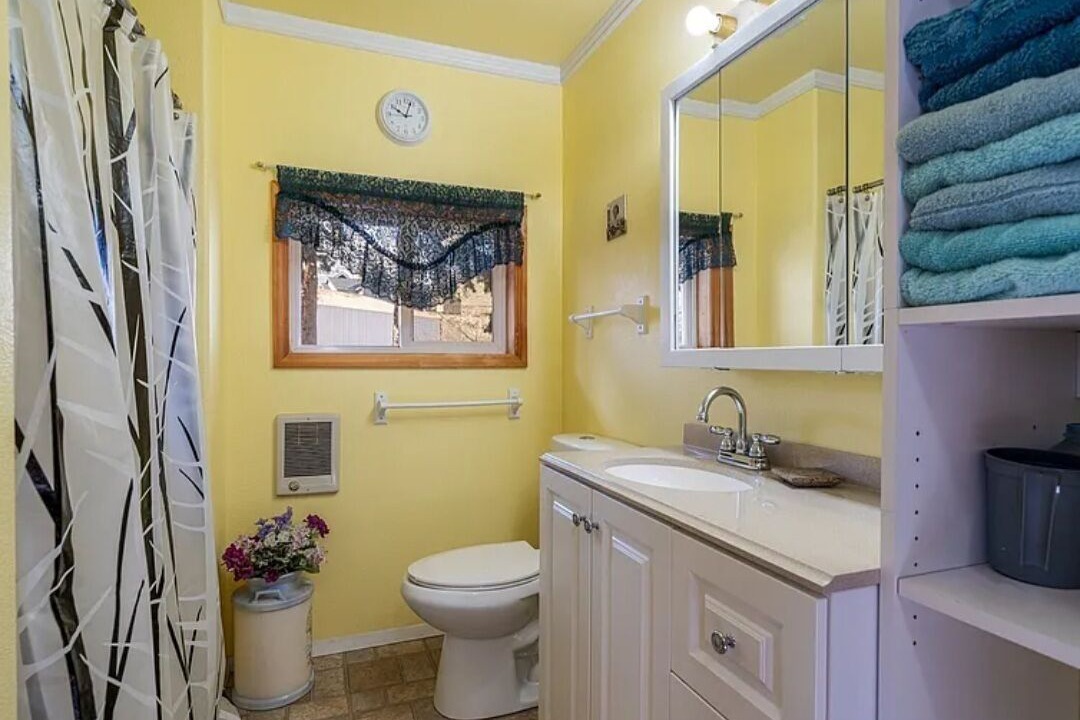 Photo of Bathroom in Pateros