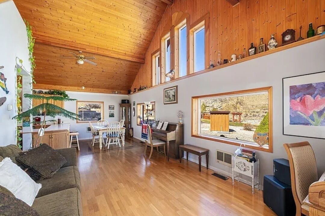 Photo of Livingroom in Pateros