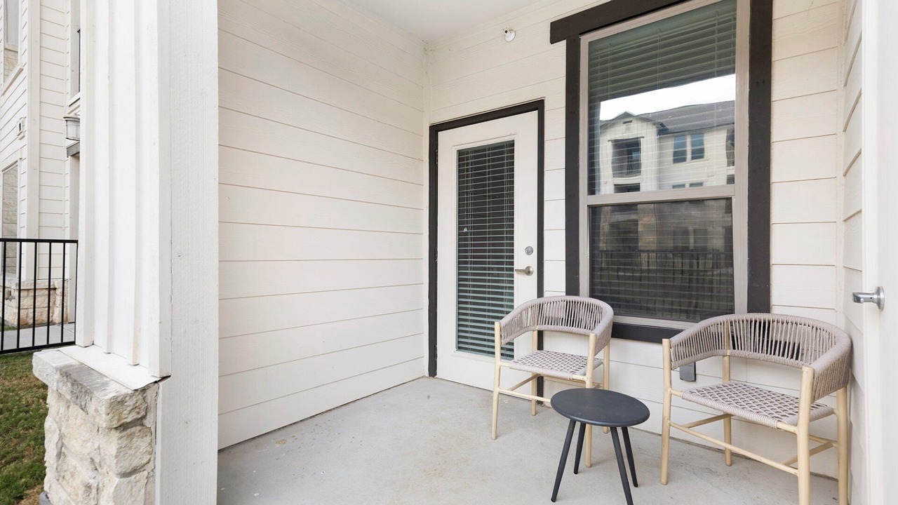 Photo of Patio Balcony in Manor