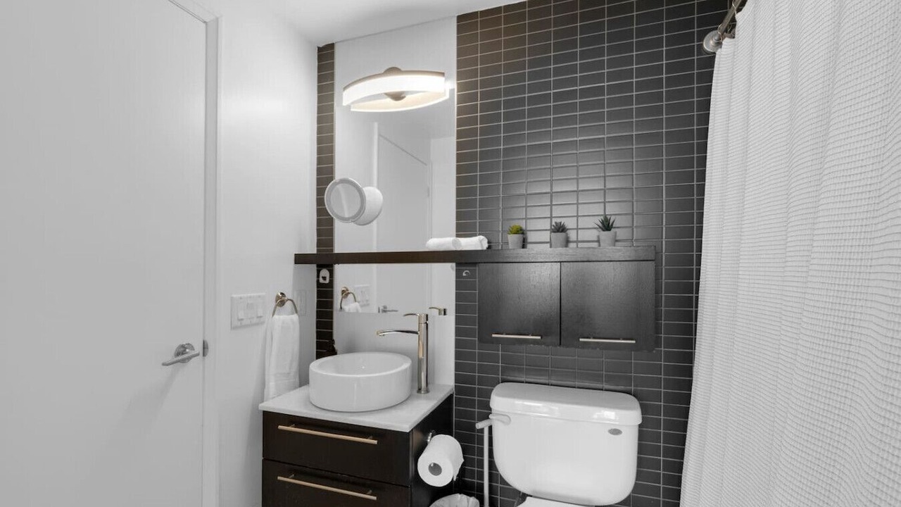 Photo of Bathroom in Cabbagetown
