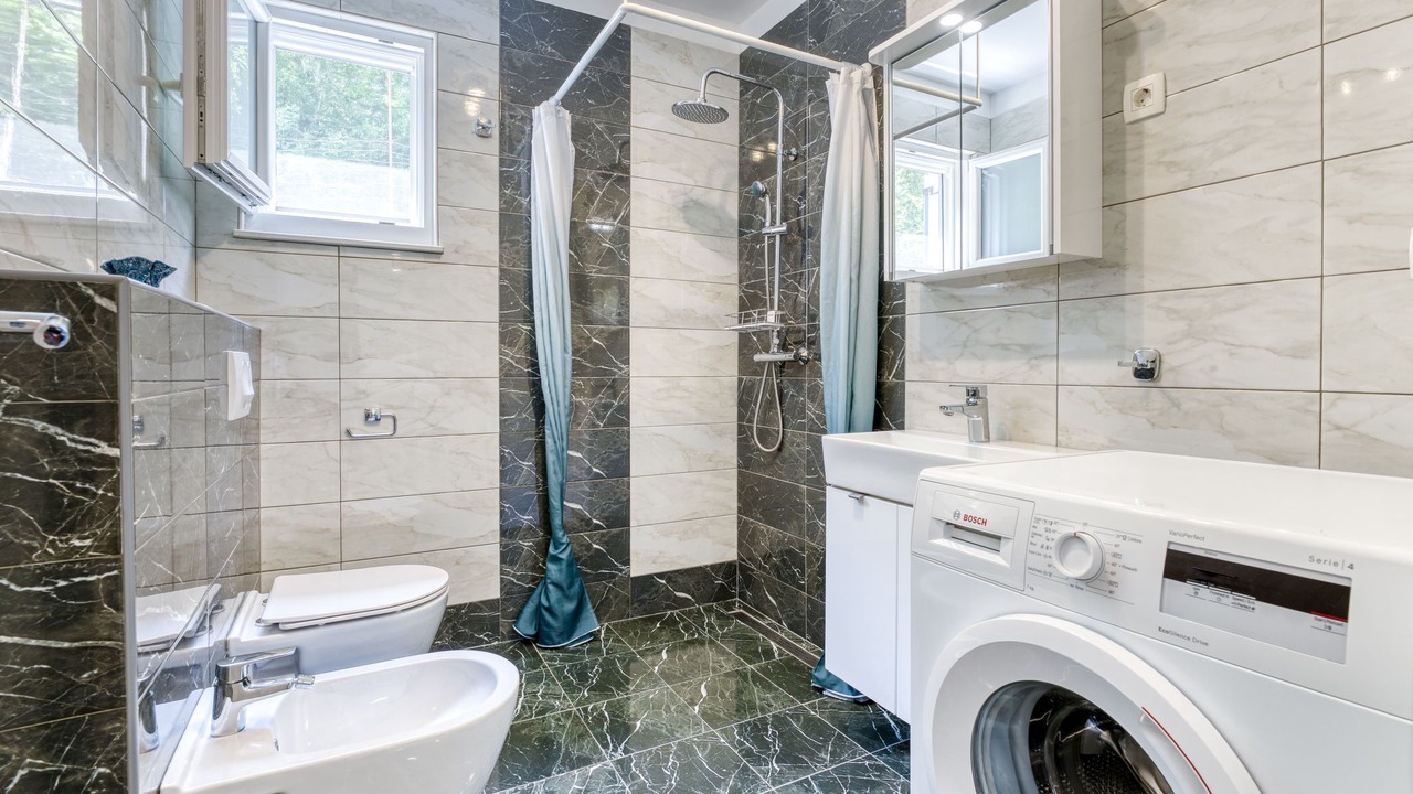 Photo of Bathroom in Gabonjin