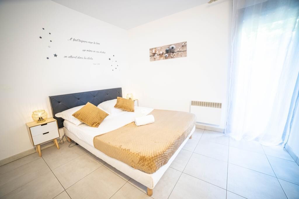 Photo of Bedroom in Alco