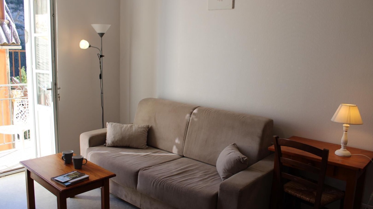 Photo of Livingroom in Peone