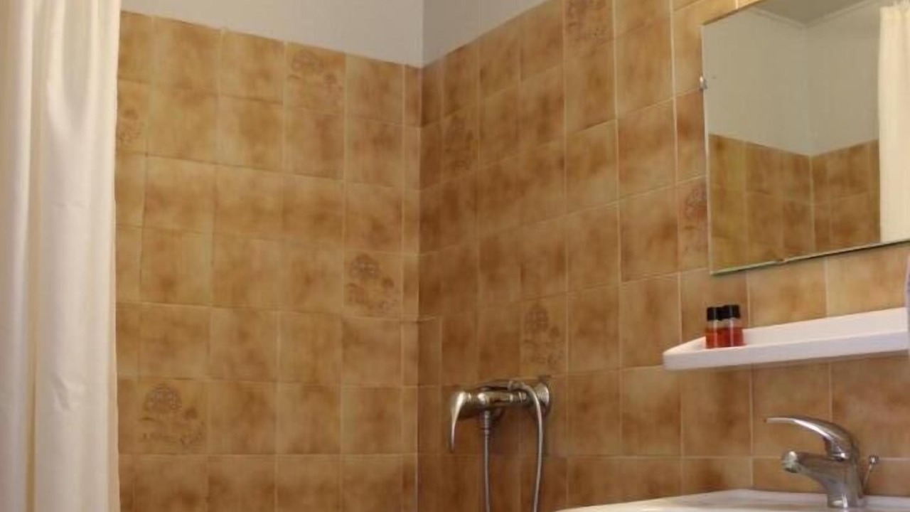 Photo of Bathroom in Peone