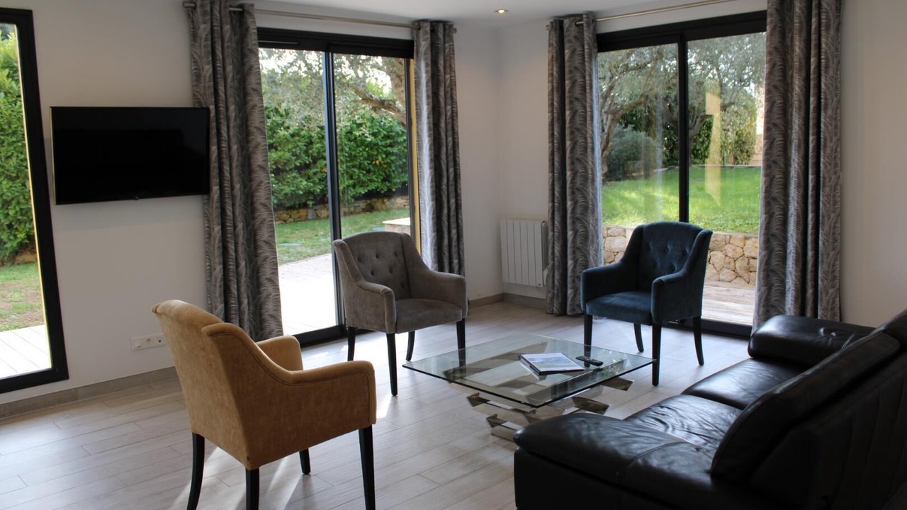 Photo of Livingroom in Eze