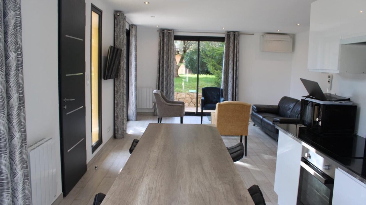 Photo of Others in Eze