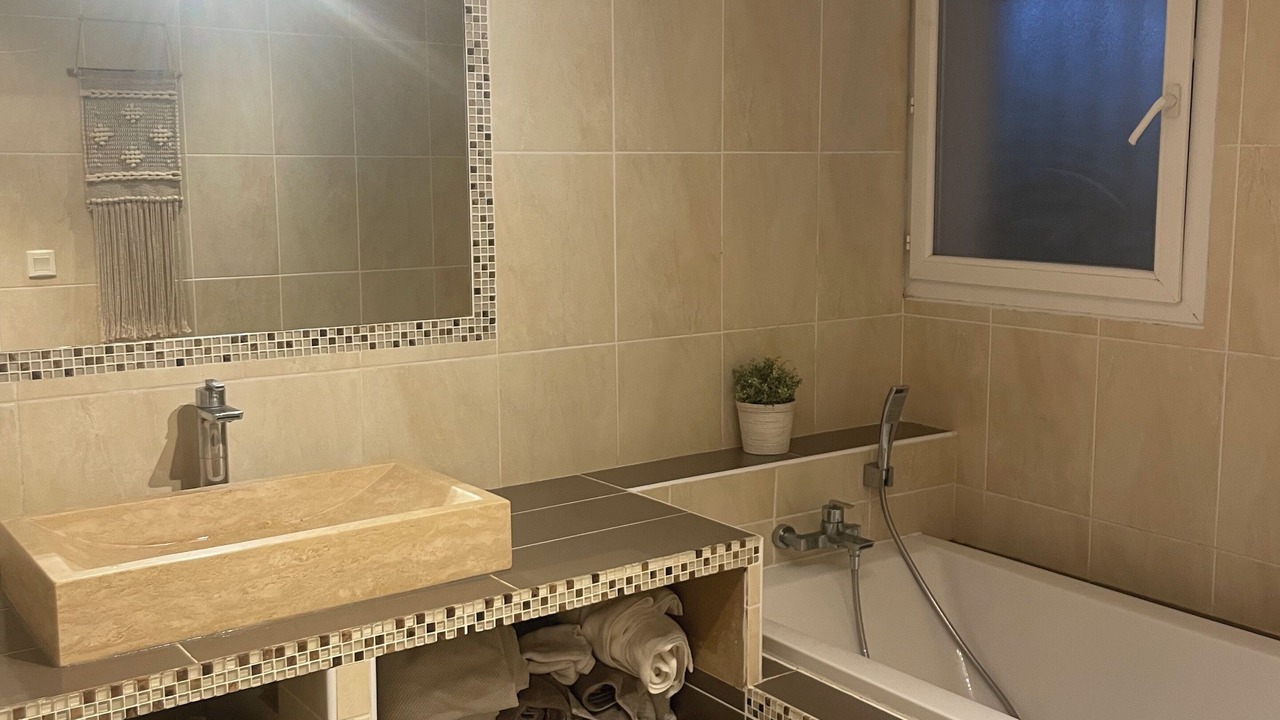 Photo of Bathroom in Piolenc