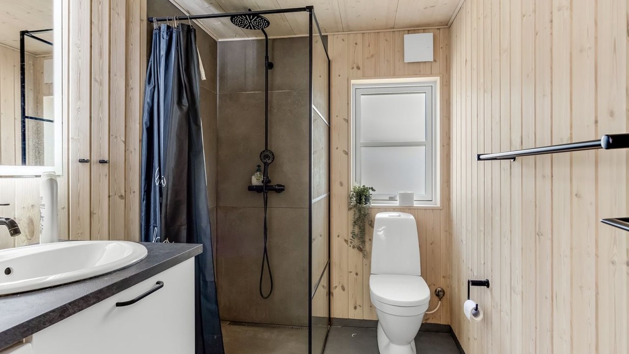 Photo of Bathroom in Bøtø By