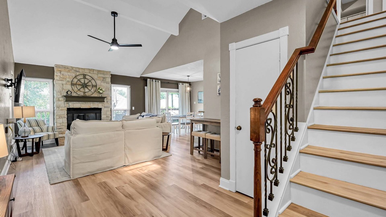 Photo of Bedroom in April Sound