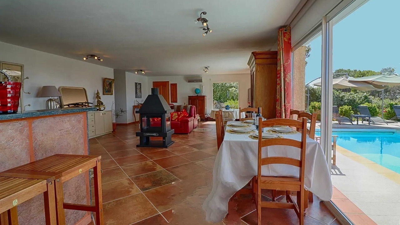 Photo of Others in Coti-Chiavari