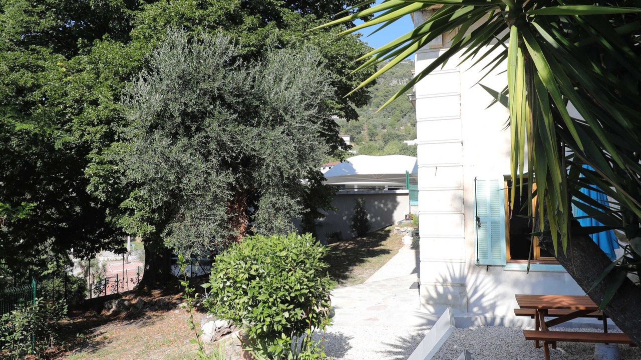 Photo of Patio Balcony in Carros