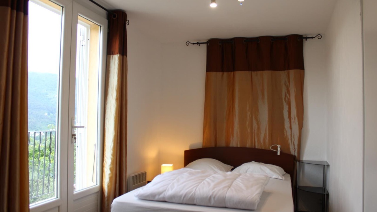 Photo of Bedroom in Contes