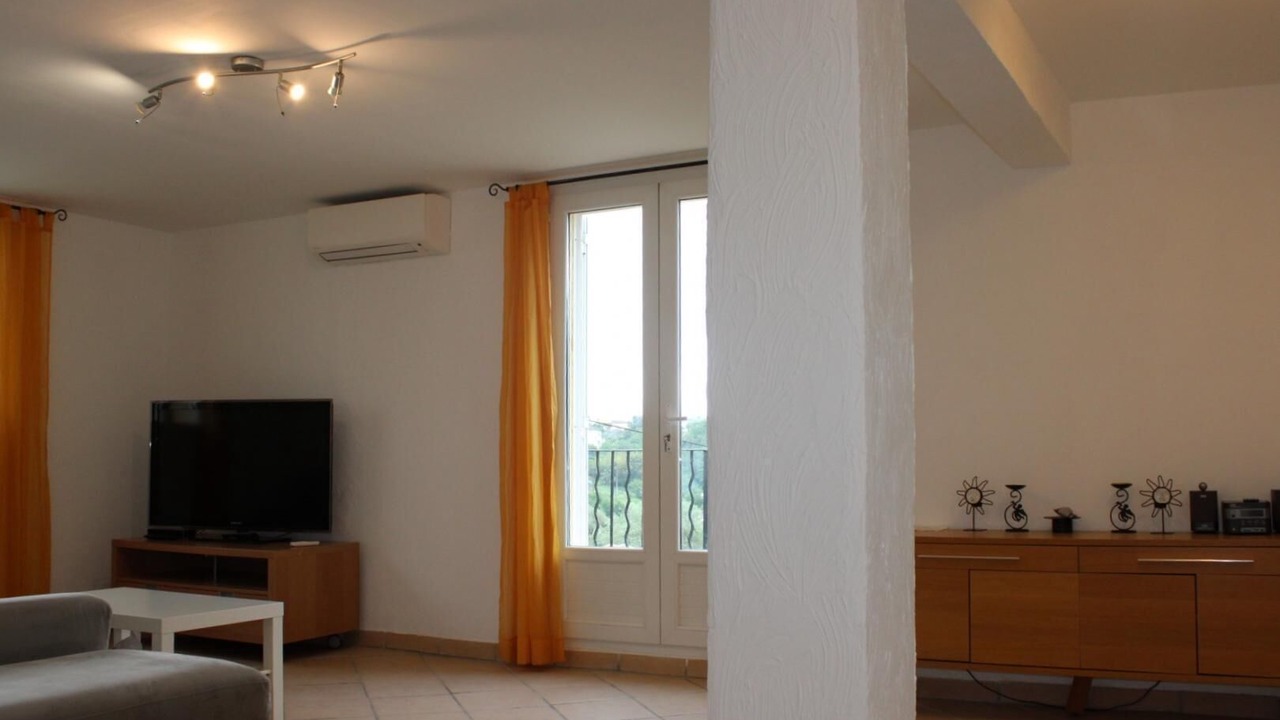 Photo of Livingroom in Contes