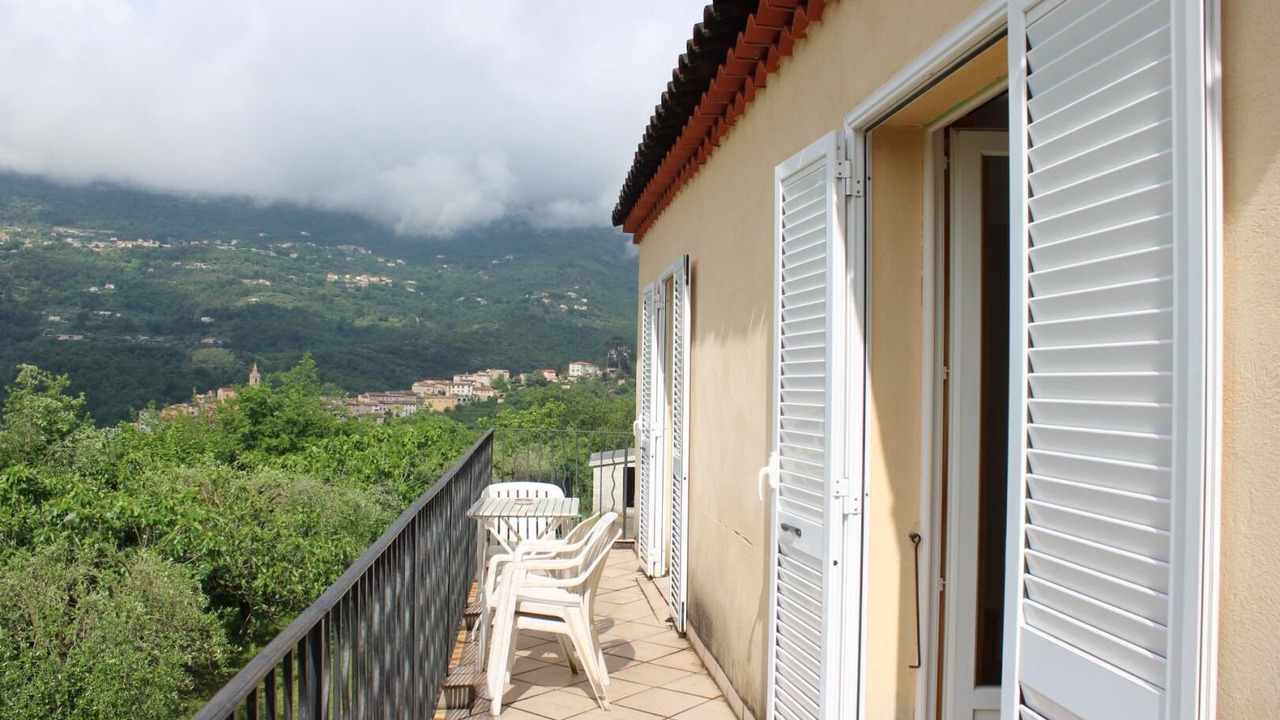 Photo of Patio Balcony in Contes