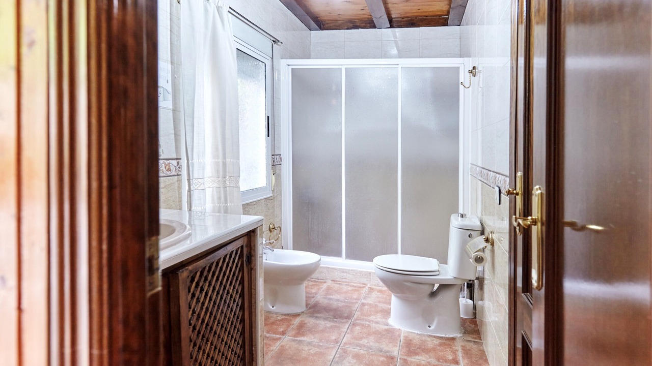Photo of Bathroom in Burunchel