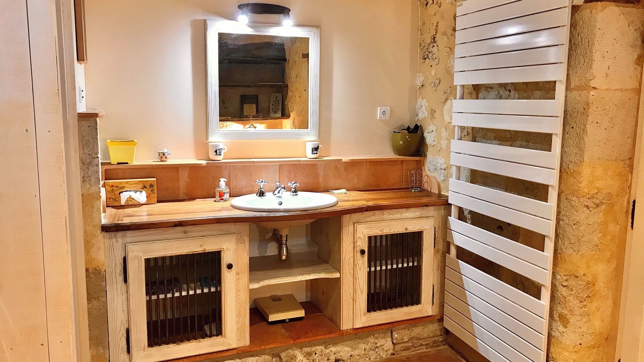 Photo of Bathroom in Lusignan-Petit