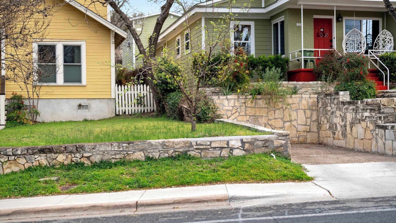 Photo of Outdoor in Greater South River City