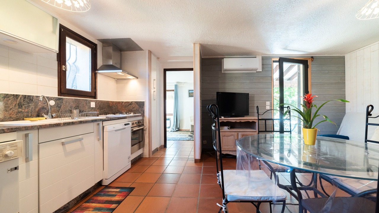 Photo of Kitchen in Montesquieu-des-Alberes
