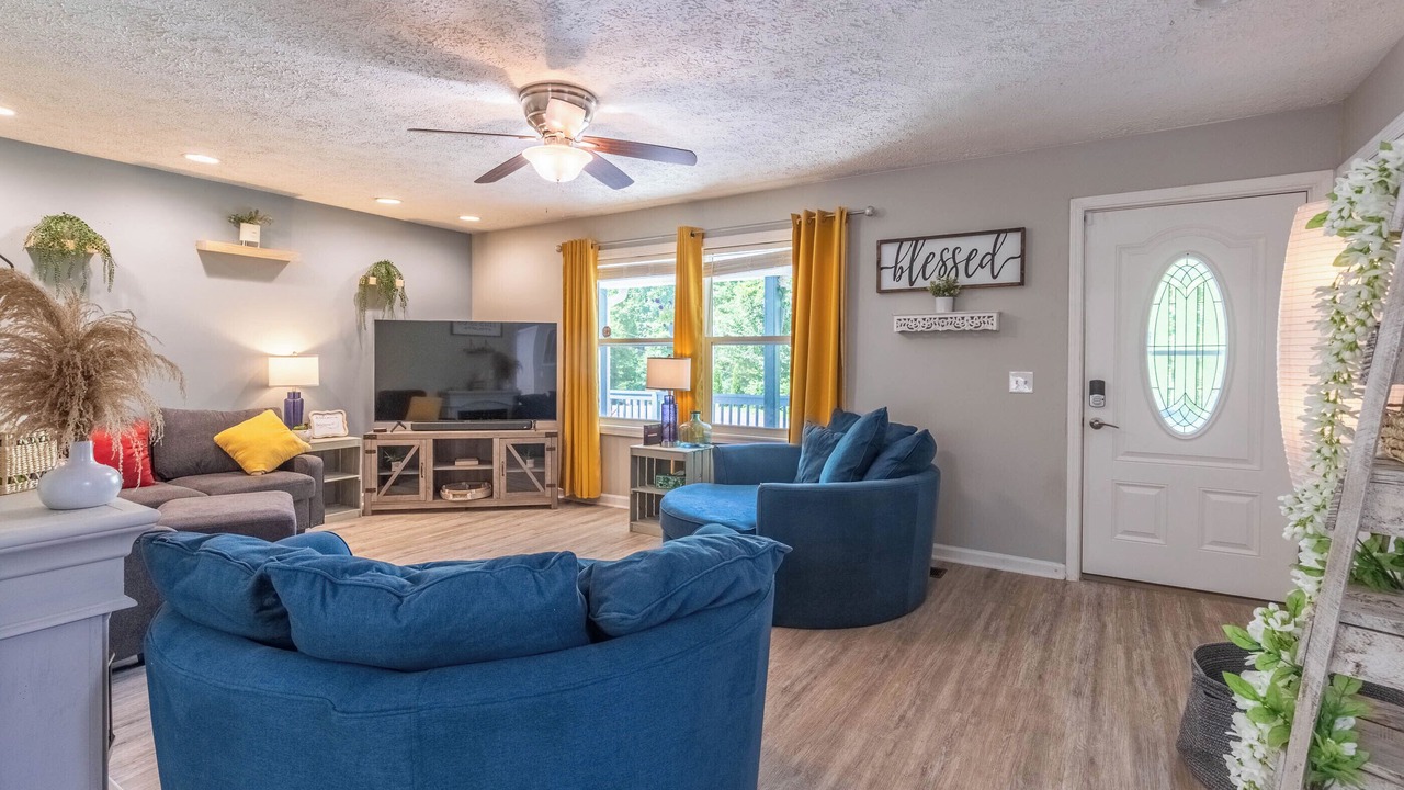 Photo of Livingroom in Cherokee