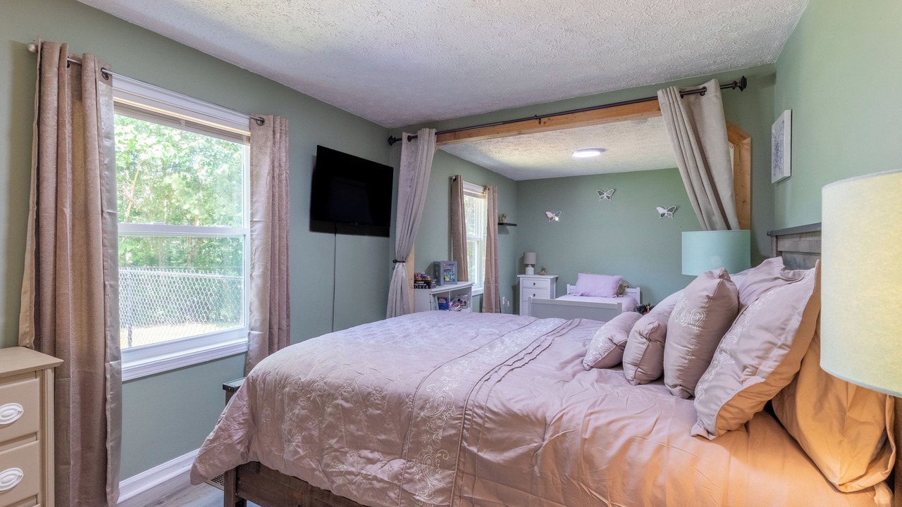 Photo of Bedroom in Cherokee