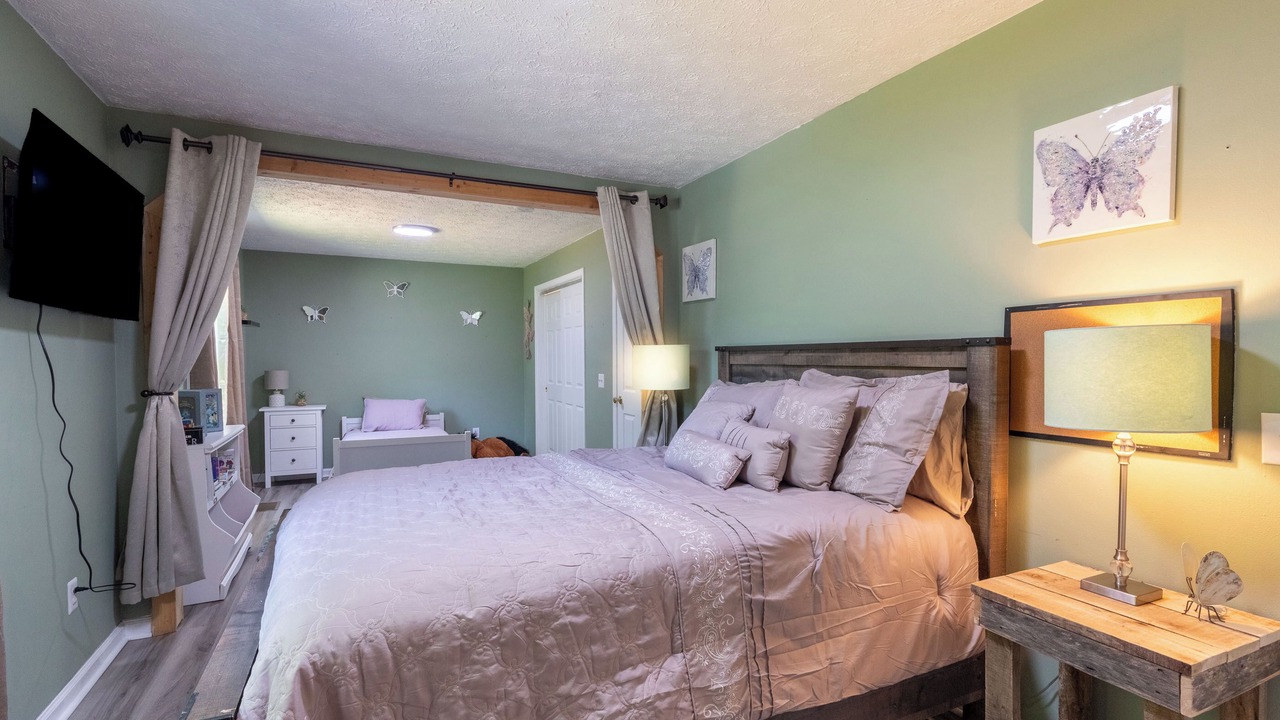 Photo of Bedroom in Cherokee