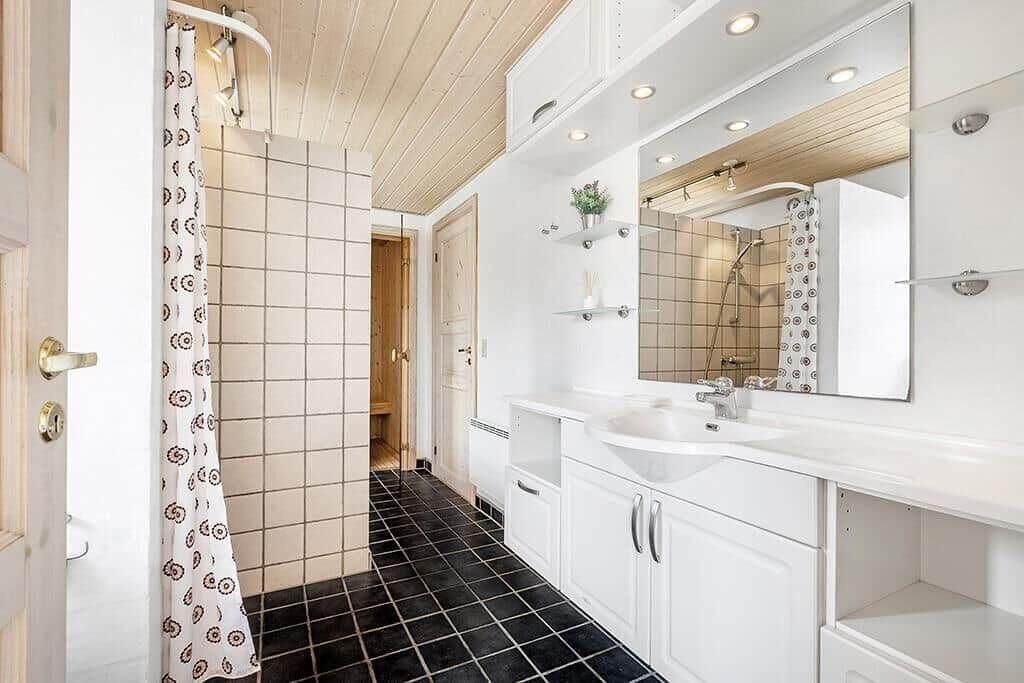 Photo of Bathroom in Øhuse