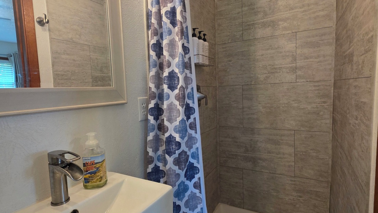 Photo of Bathroom in Elmo