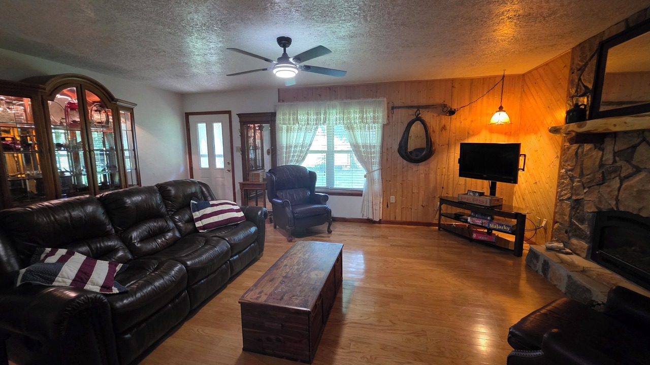 Photo of Livingroom in Elmo