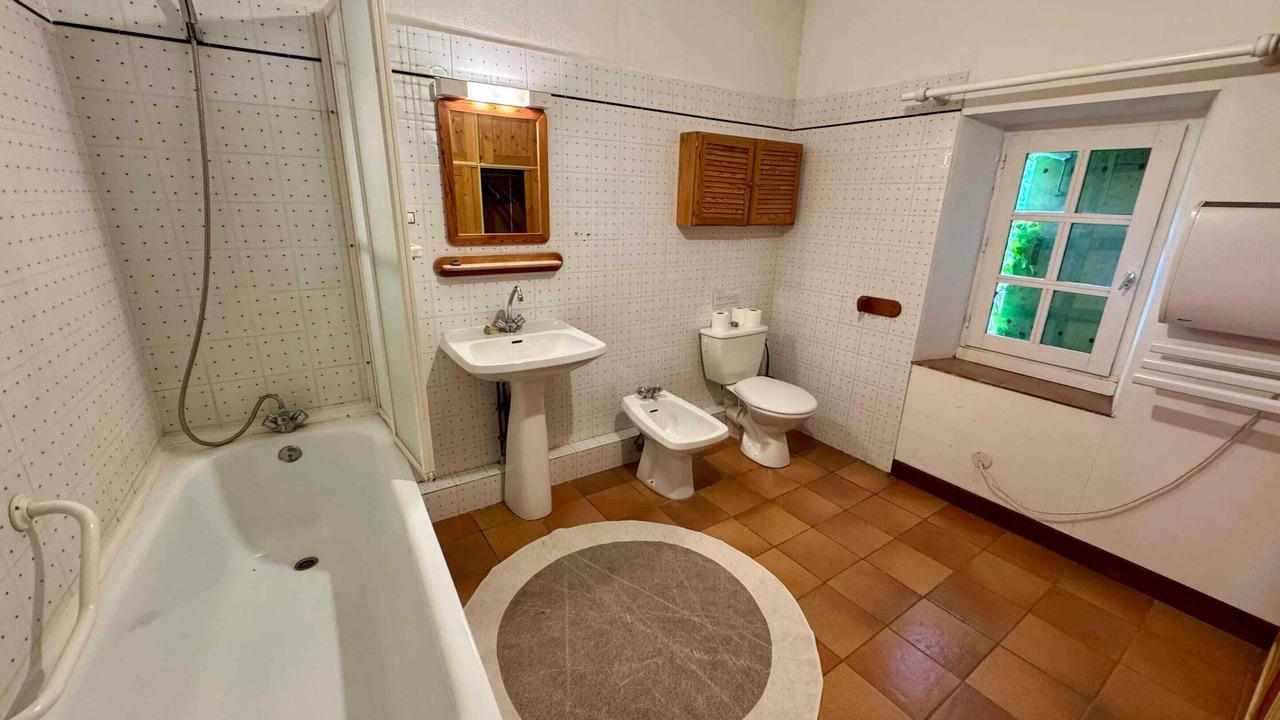 Photo of Bathroom in Laure-Minervois