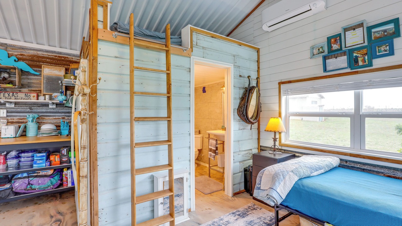 Photo of Bedroom in Comanche County