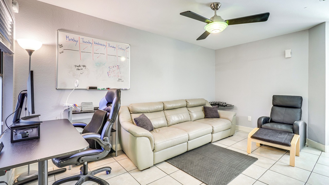 Photo of Livingroom in Parker Lane