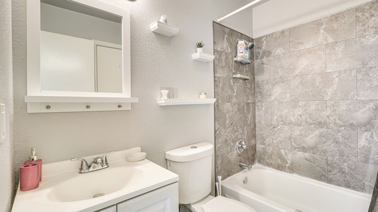 Photo of Bathroom in Parker Lane