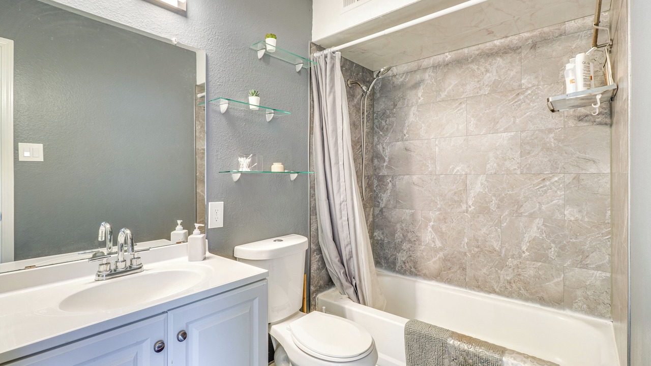 Photo of Bathroom in Parker Lane