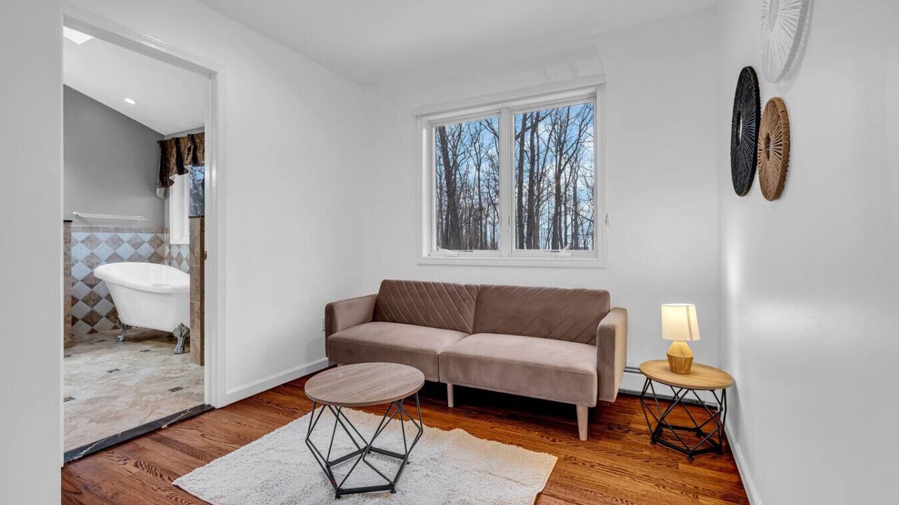 Photo of Livingroom in Stony Point