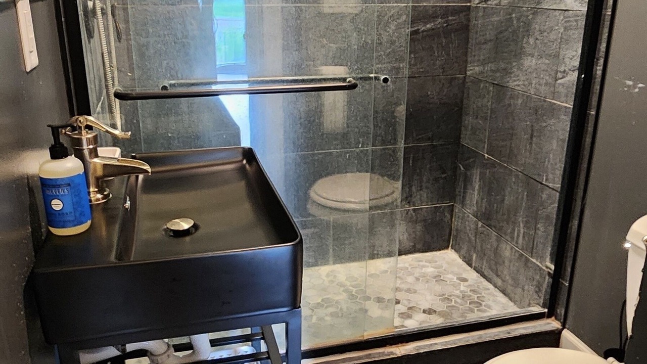 Photo of Bathroom in Scottsbluff