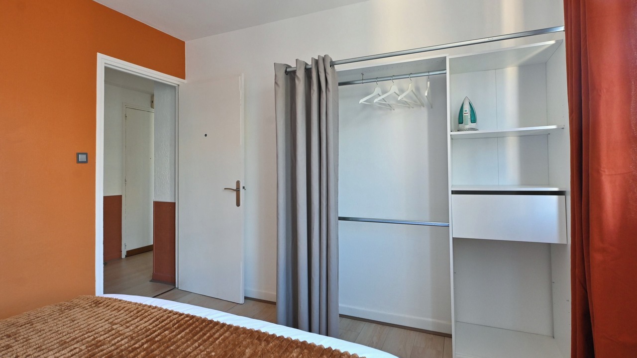 Photo of Bedroom in Beziers City Centre