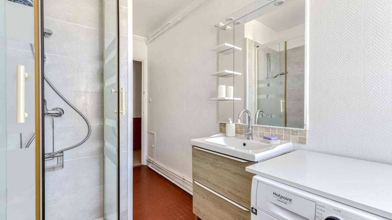 Photo of Bathroom in Beziers City Centre