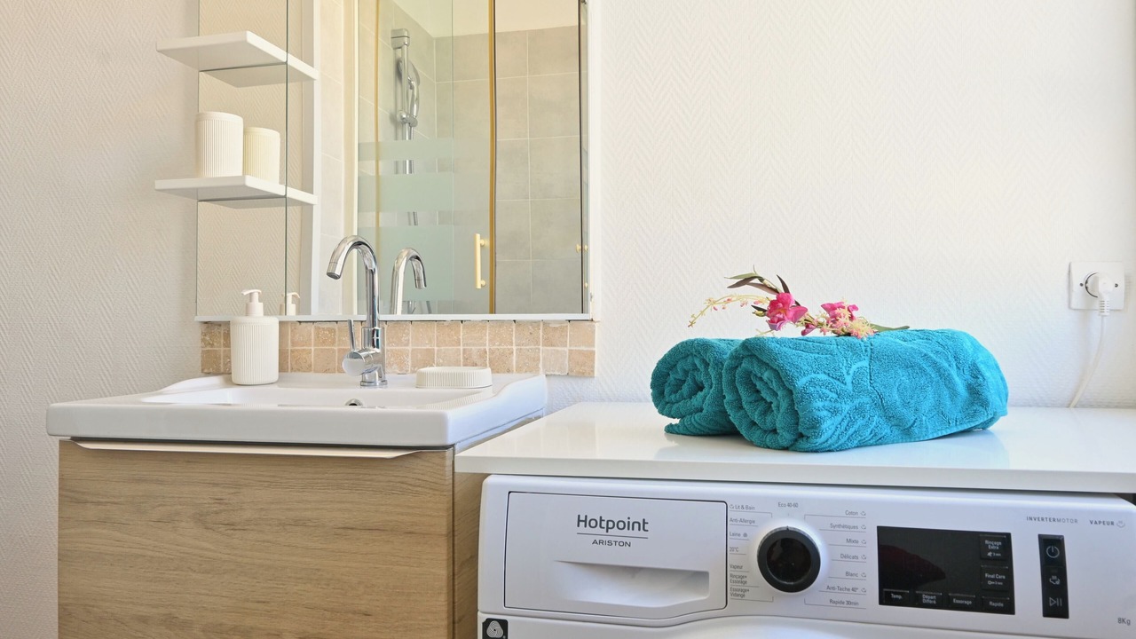 Photo of Bathroom in Beziers City Centre