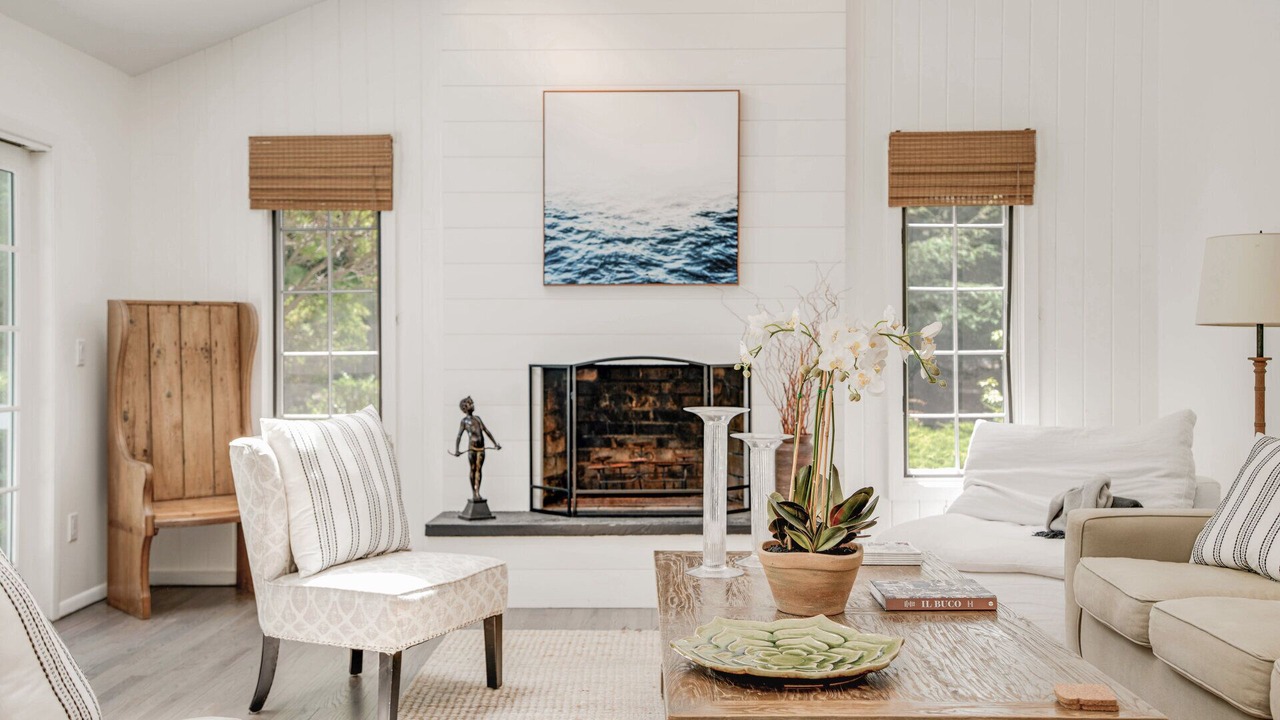 Photo of Livingroom in Northwest Harbor