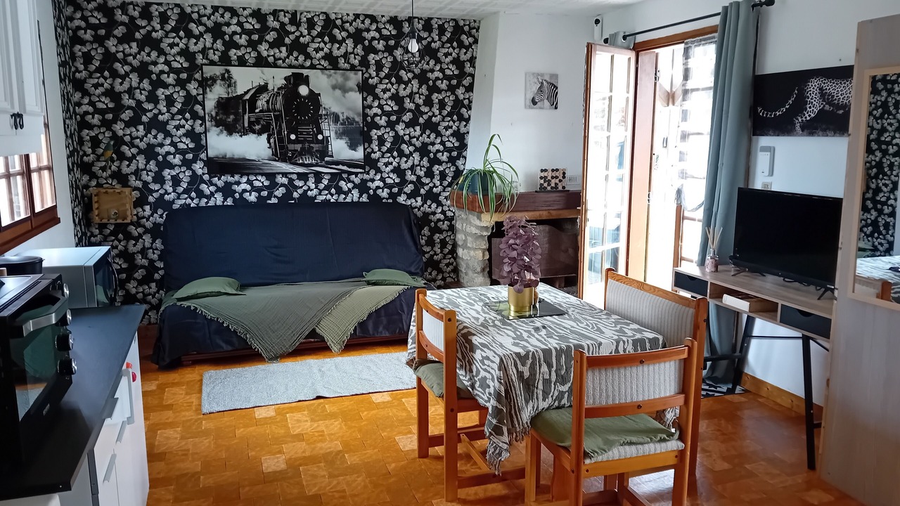 Photo of Livingroom in Messei