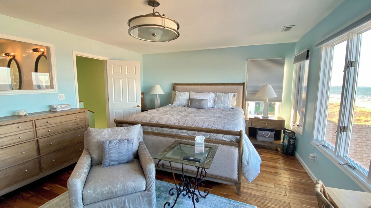 Photo of Bedroom in Willoughby Spit