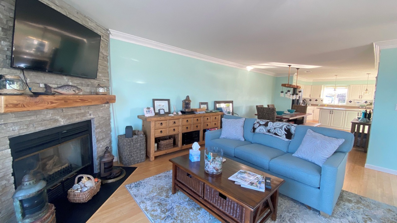Photo of Livingroom in Willoughby Spit