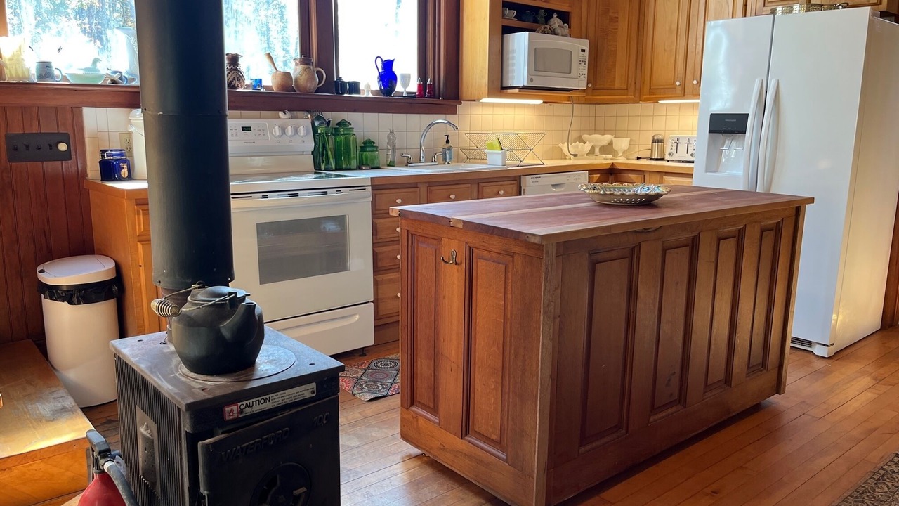 Photo of Kitchen in Long Eddy