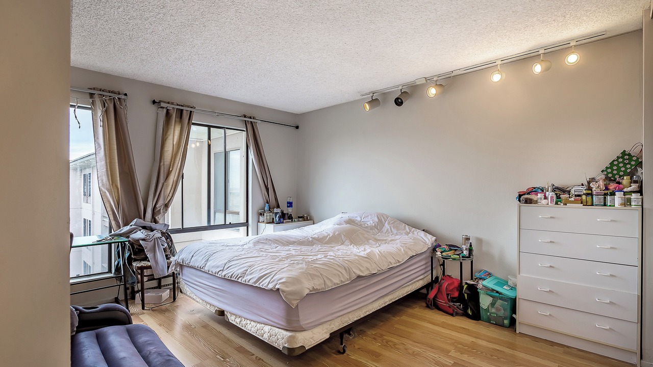 Photo of Bedroom in Emeryville