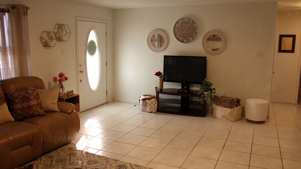 Photo of Livingroom in Lake City